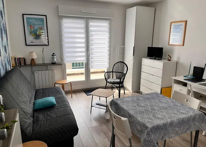 Studio Avec Grand Balcon Marin