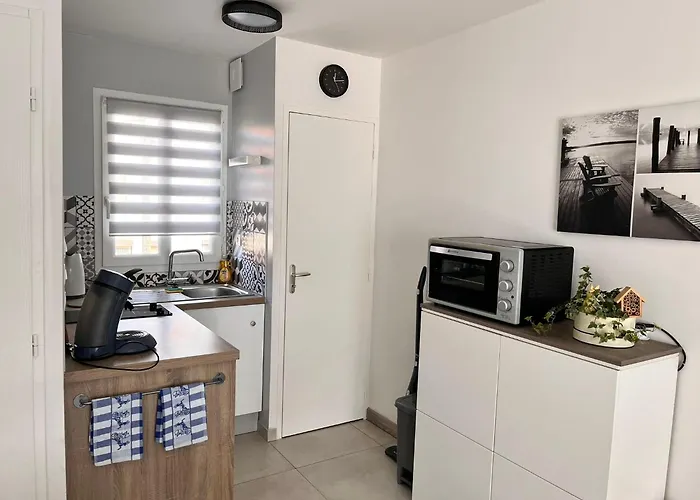 Studio Avec Grand Balcon Marin